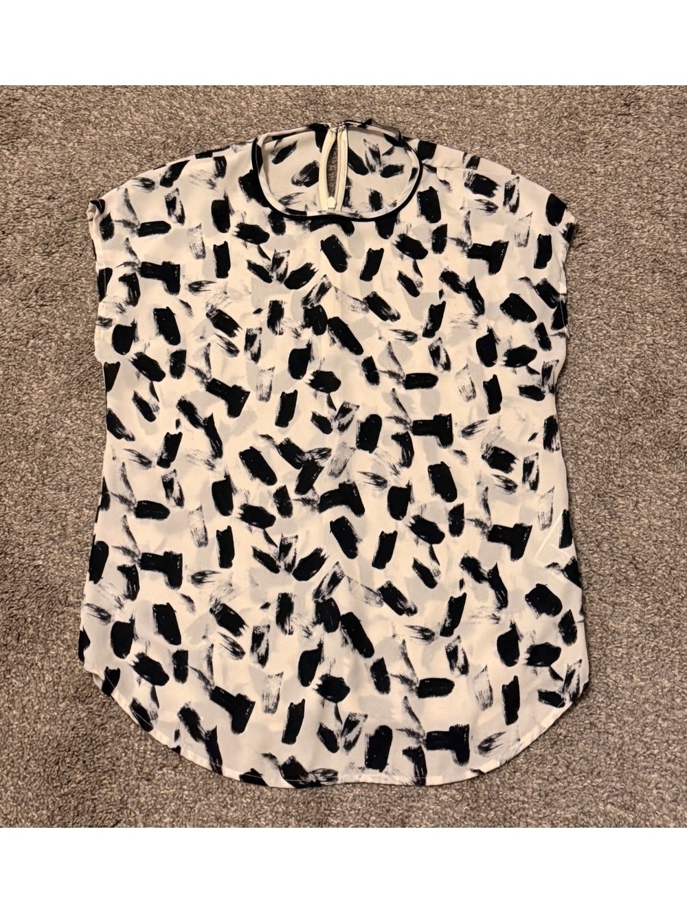 Small Banana Republic Black & white Abstract Brushstroke Cap Sleeve Blouse